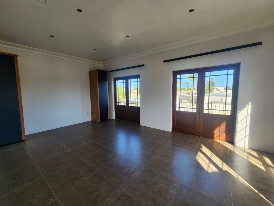 To Let 4 Bedroom Property for Rent in Parklands Western Cape